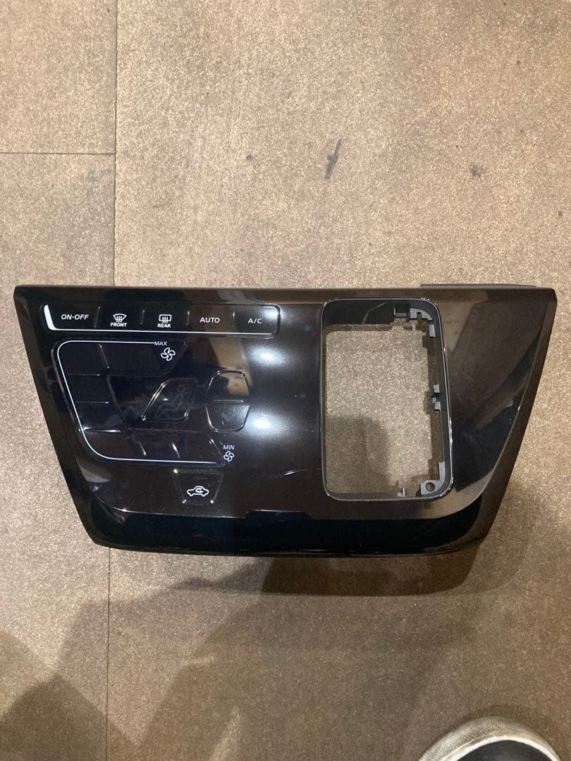 日産デイズ A／Cコントロールパネル