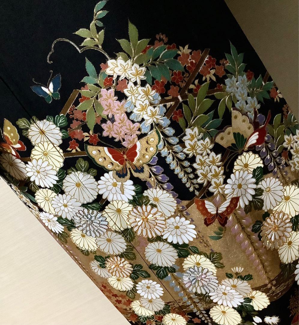 正絹黒留袖　駒刺繍　風景花蝶文　金彩　⑧(訪問着、紬、袋帯なども出品)