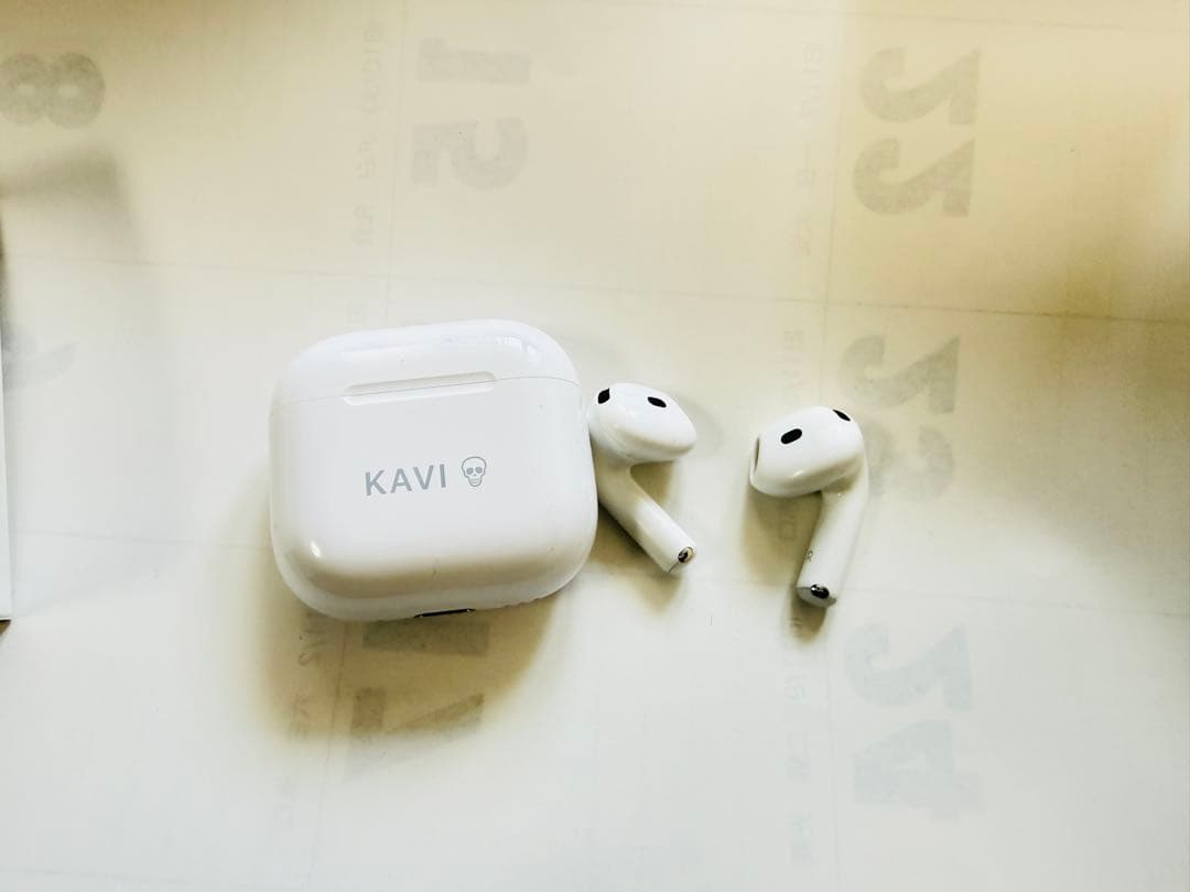 AirPods本体とUSB-C充電ケーブルセット