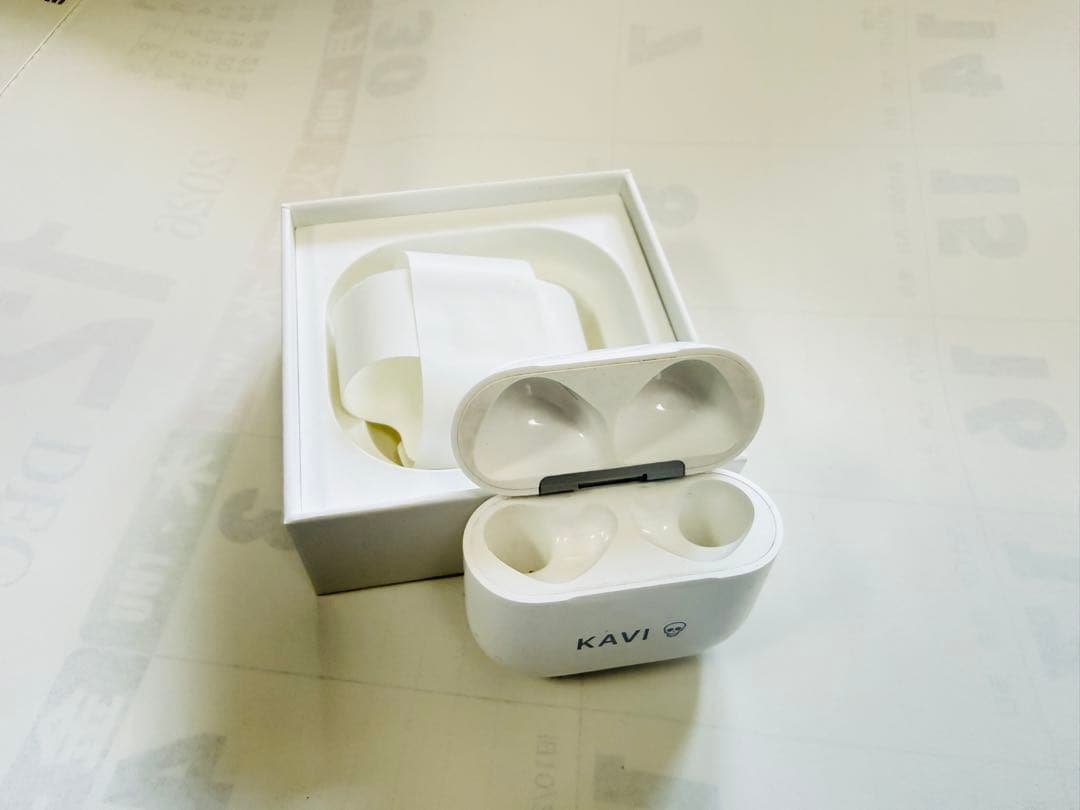 AirPods本体とUSB-C充電ケーブルセット