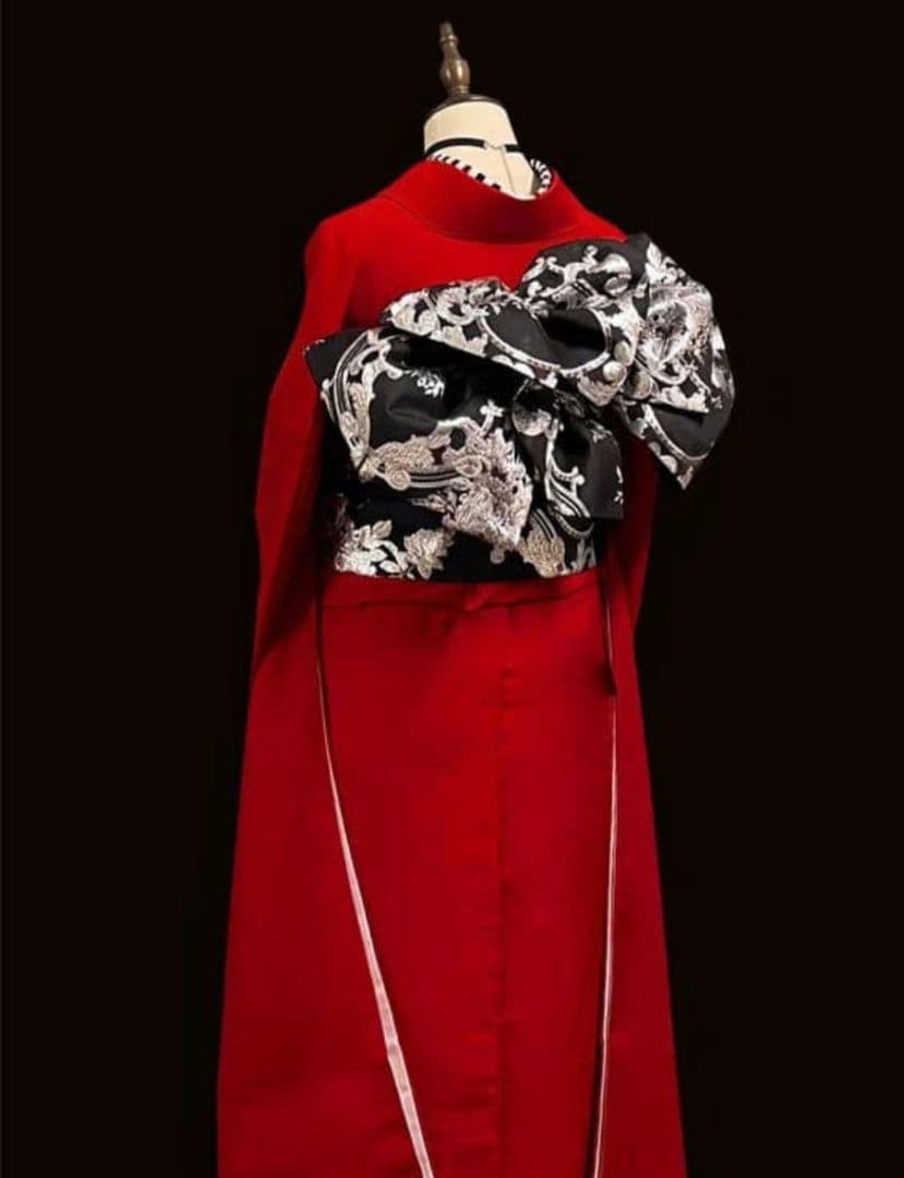 赤　色無地　振袖　キモノハーツ　キモノマチ　ふりふ　好きな方へ　モダン　レトロ