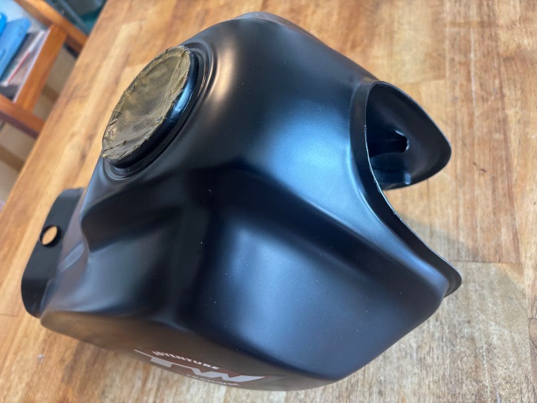 TW200 純正 タンク 艶消し仕上げ　マットブラック　コーティング済