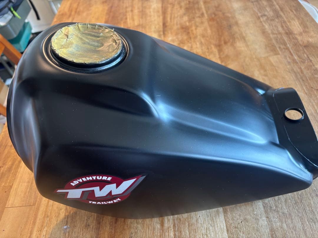 TW200 純正 タンク 艶消し仕上げ　マットブラック　コーティング済