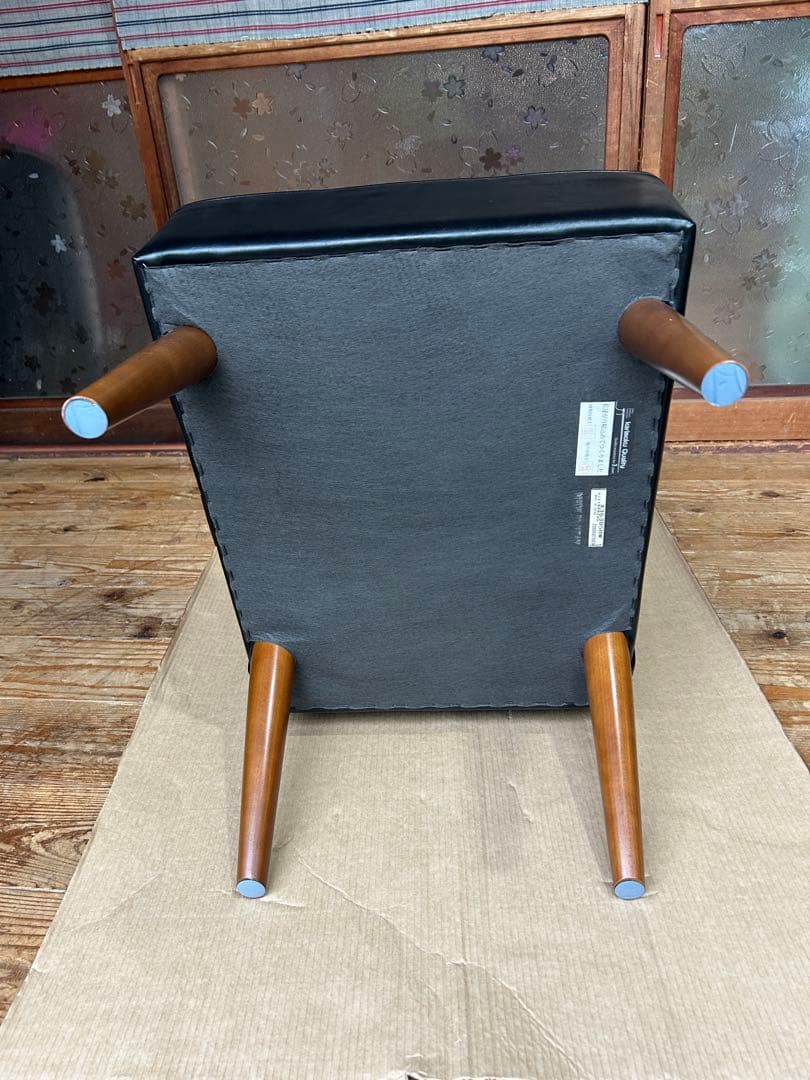 良品 カリモク 60 karimoku カフェチェア ブラック レザー ソファ