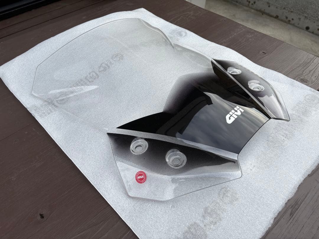 Vストローム650(2017〜) GIVI D3112ST ロングスクリーン