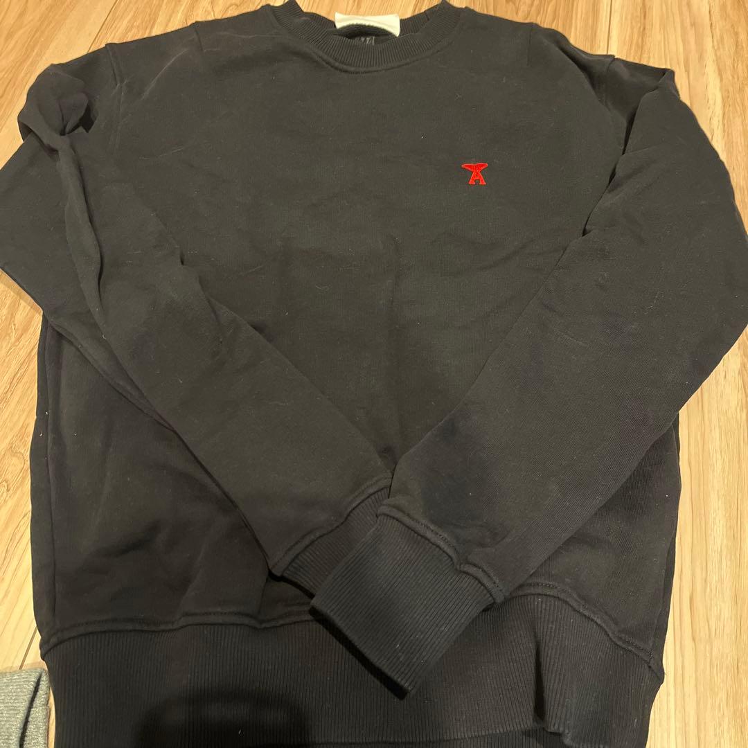 AMI ハートロゴ ブラックスウェット　トレーナー