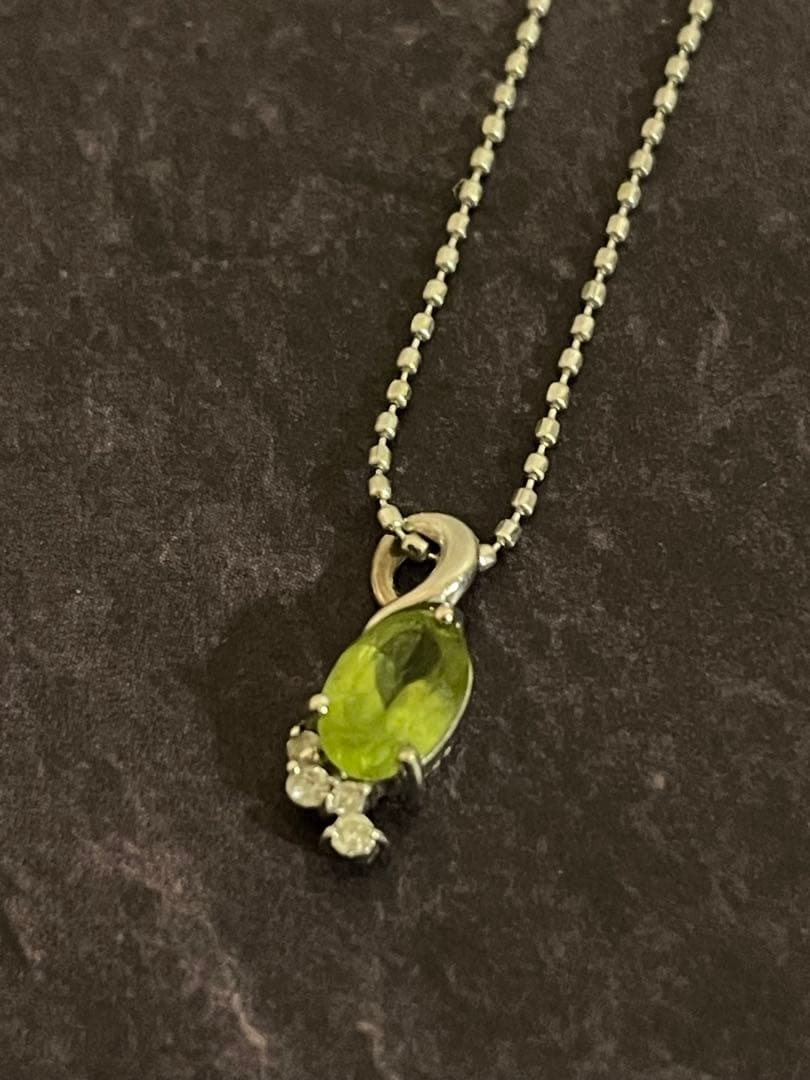 【WG10】ペリドット ホワイトゴールド ネックレス　ペンダント40cm