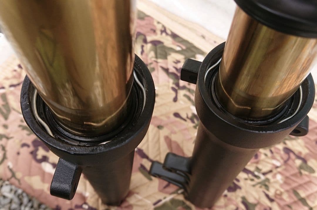 ホーネット250　OH済フロントフォーク　ゴールドインナーチューブ