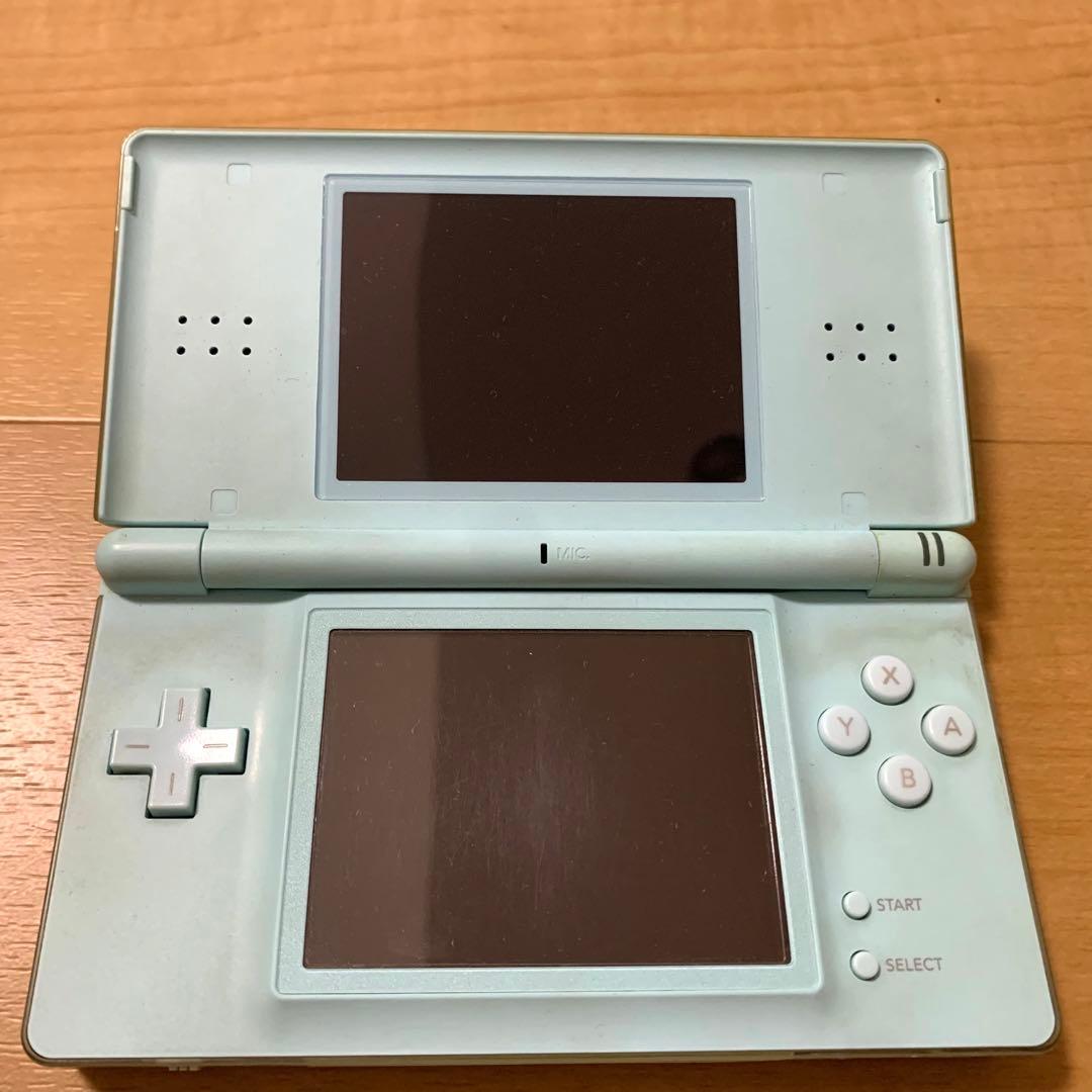 DSライト　本体＋ソフト4本　充電器　カバー