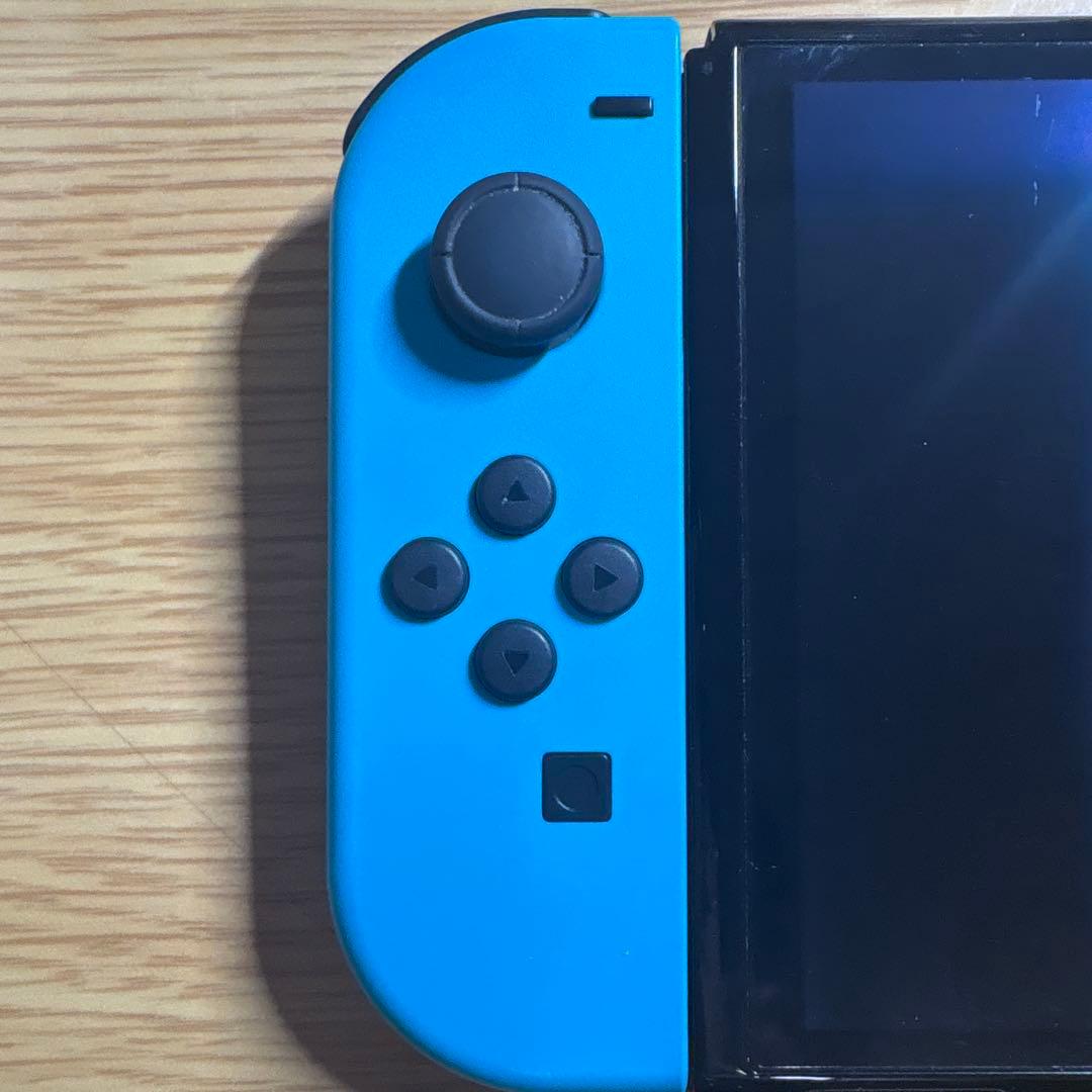 Nintendo Switch 本体 青と赤のJoy-Con 周辺機器カセット8