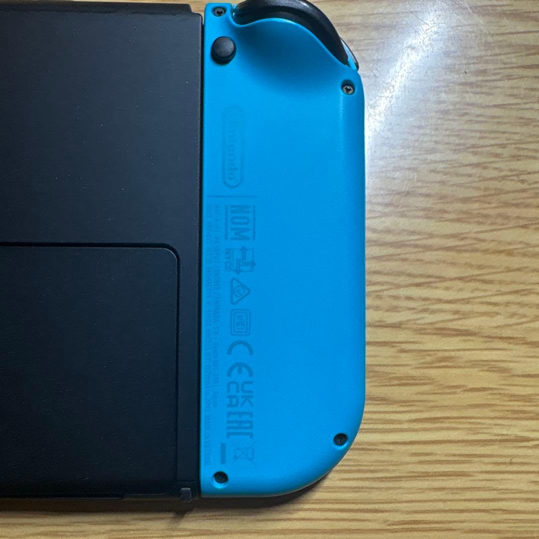 Nintendo Switch 本体 青と赤のJoy-Con 周辺機器カセット8
