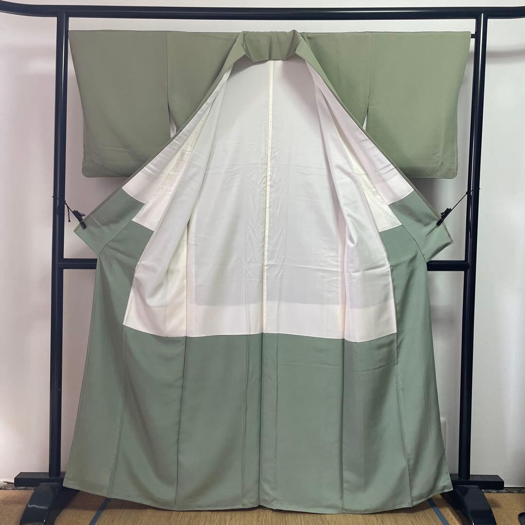 ［ 色無地 ］正絹　乳白みの緑　ちりめん　一つ紋　着物　準礼装　略礼装　作家物