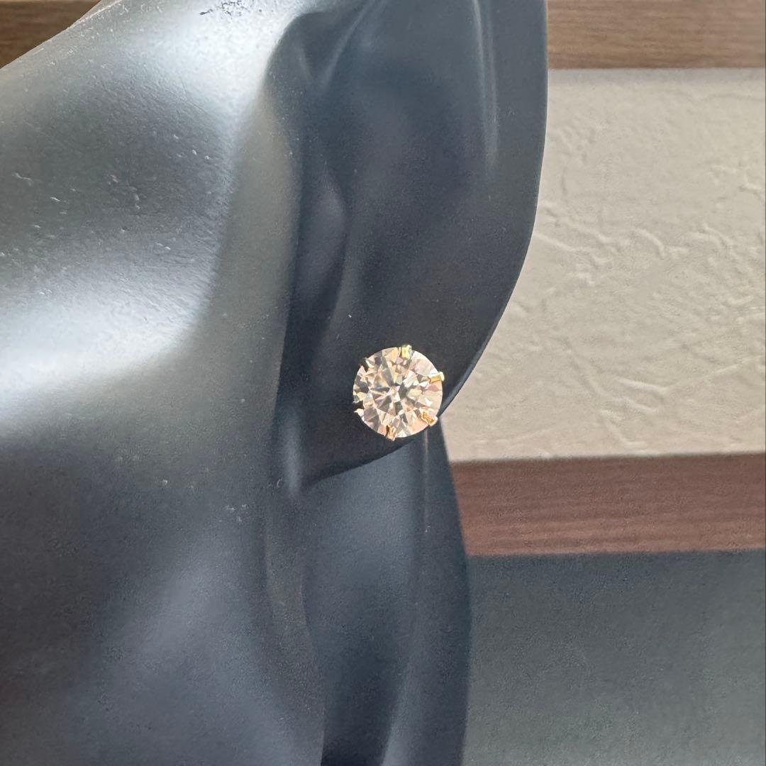 【だるま】K18 モアサナイトピアス 片耳用|8mm 1.7ct 18金