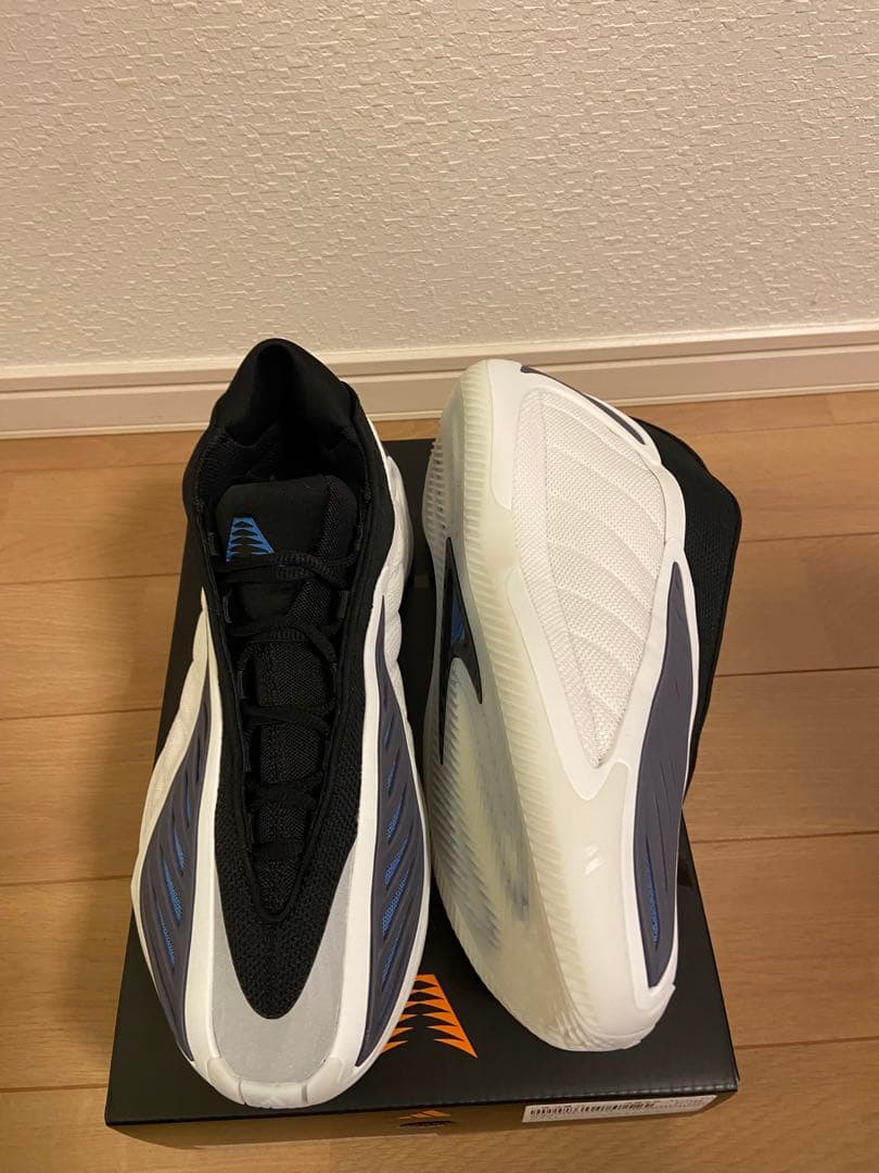 Adidas アディダスAE2