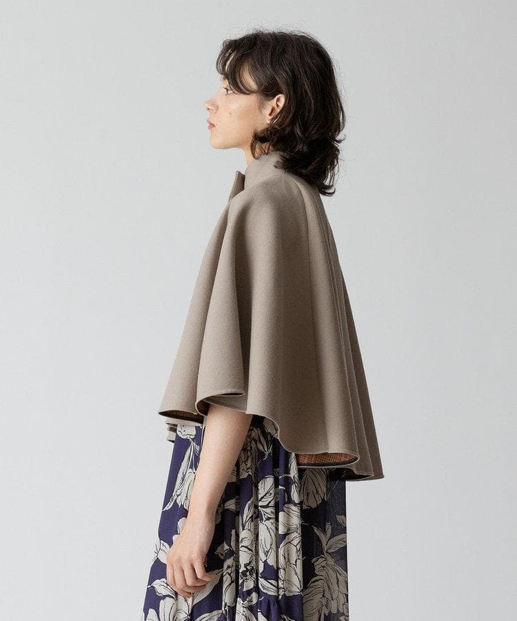 お値下げallureville ケープ コート 【49500円】