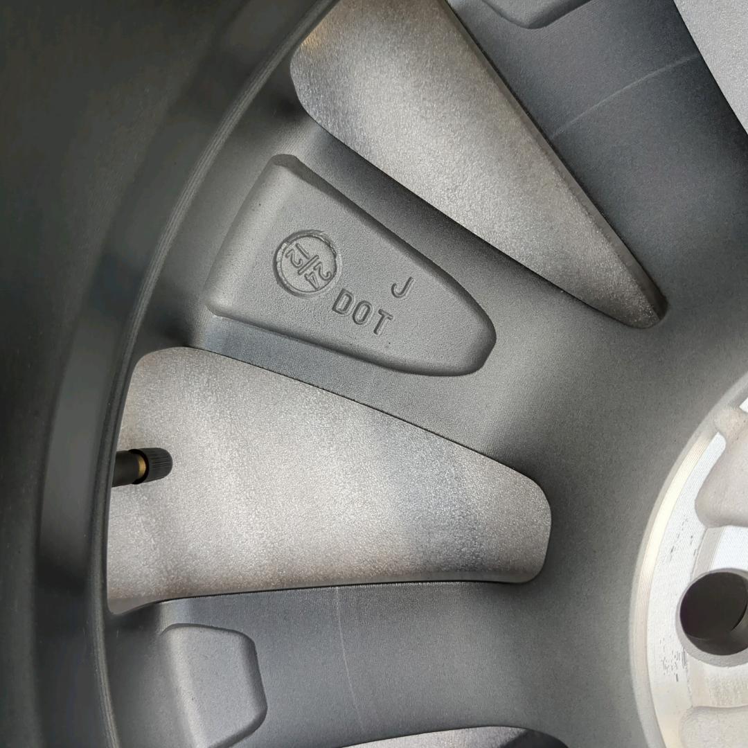 *2（4本で69,000円送料込）８０系ハリアーGグレード純正アルミホイール