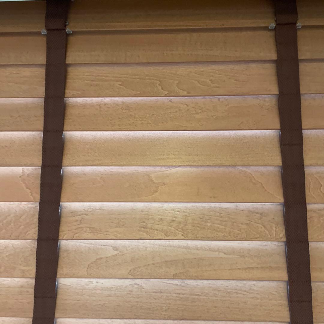 お値下げ　木製ブラウンブラインド バランス付　金属製ブラケット付き