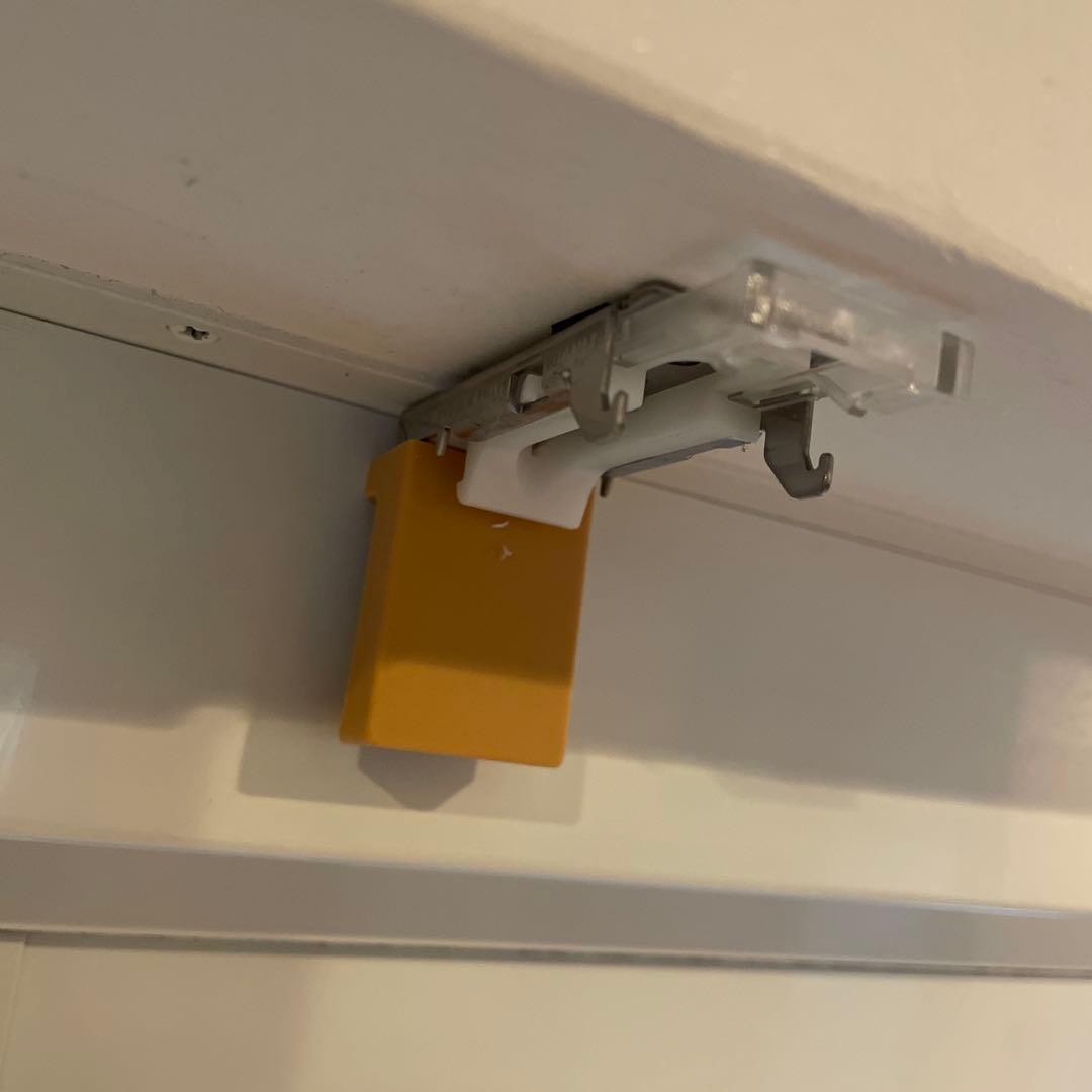 お値下げ　木製ブラウンブラインド バランス付　金属製ブラケット付き