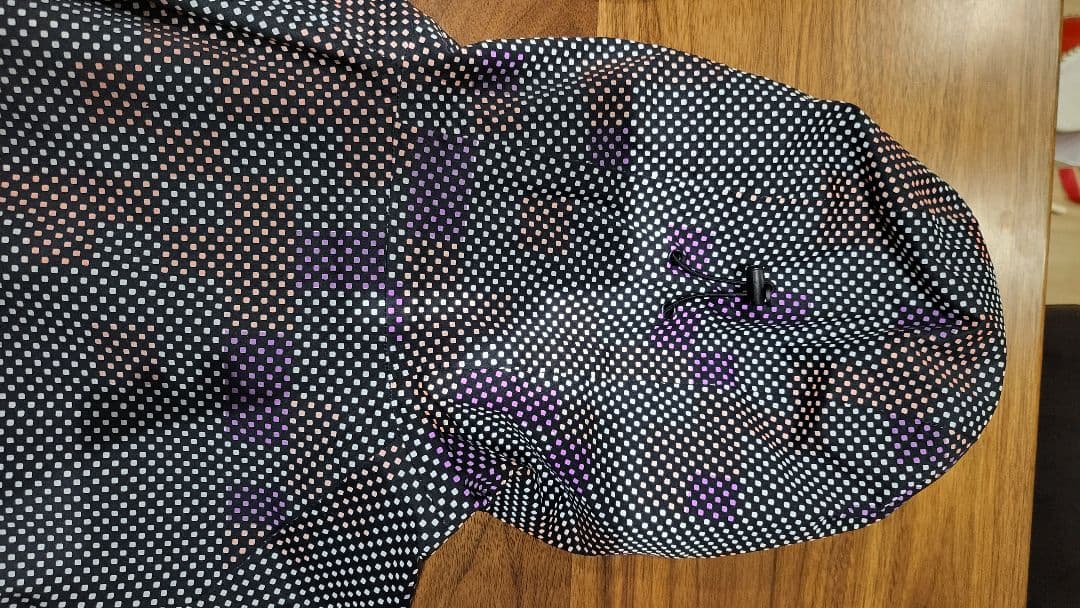 レディース Nike シールドウィンドブレーカー ナイロンジャケット