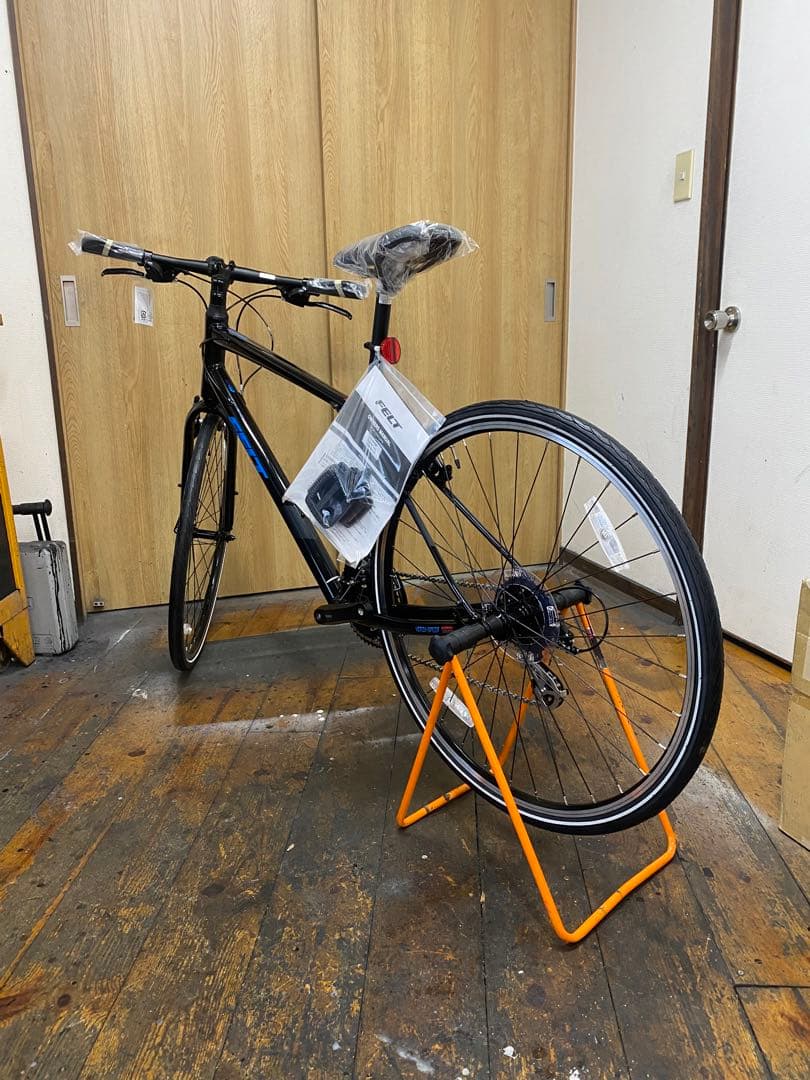 新車　クロスバイク　FELT VERZA SPEED　700C　24段変速