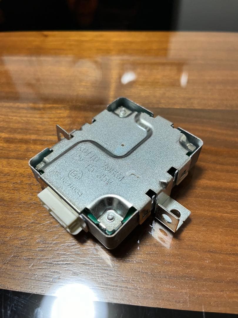 30プリウス後期　LEDヘッドライトコンピューター　予備などに　ハイエースにも