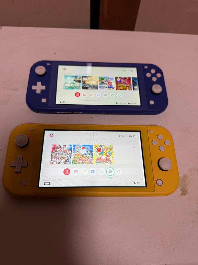 任天堂　スイッチライト　HDH-001イエローとブルー、アダプター付き