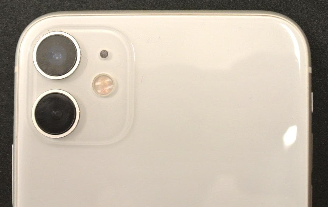 【Happy price】iPhone11　128GB　ホワイト　SIMフリー