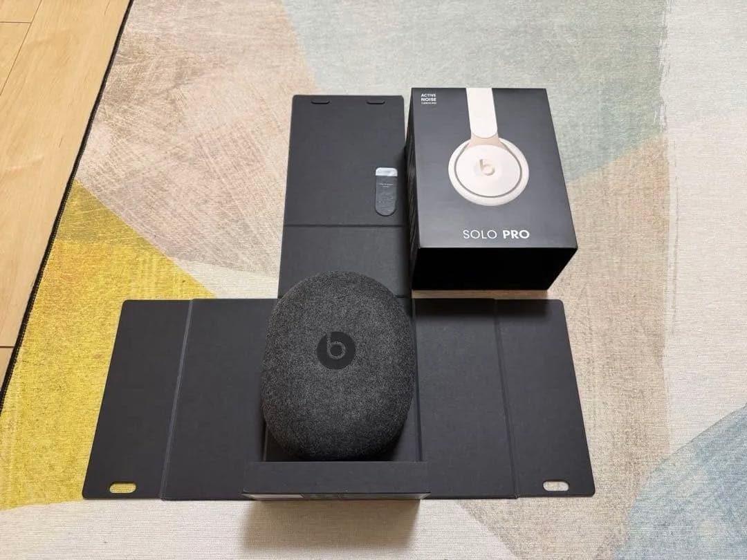 c*t様 Beats Solo Pro ワイヤレスヘッドホン ホワイト 美品