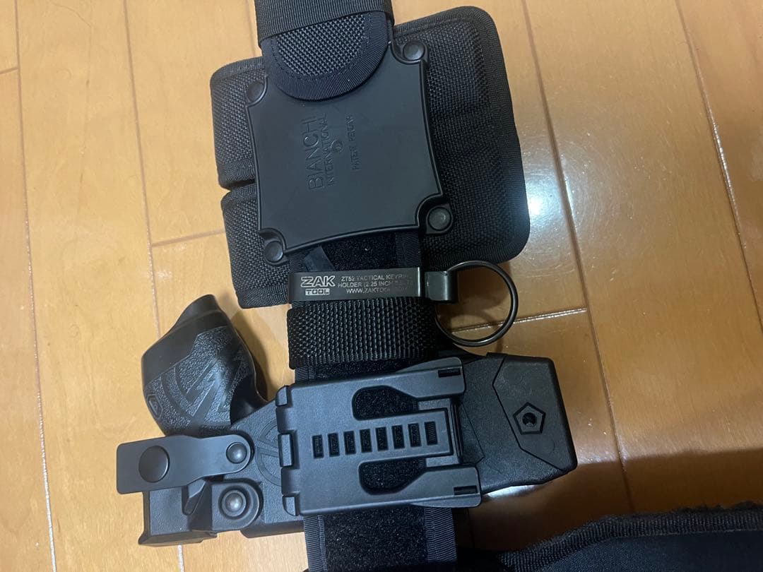 ポリスベルト　デューティベルト　LE装備