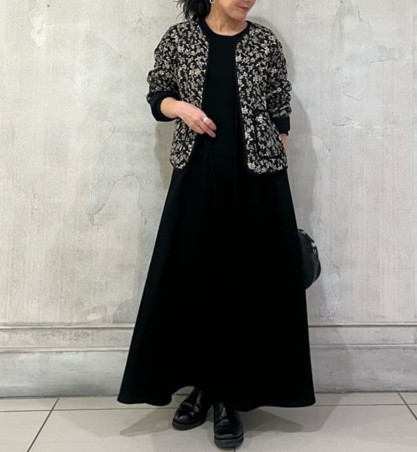 31900円　今季新品タグ付　ビアズリー　裏毛　フレア　ロング ワンピース　黒１