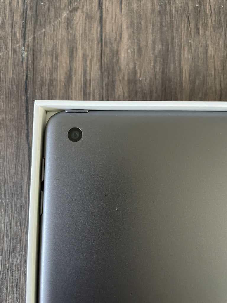 ③【美品】iPad Apple 第9世代　Wi-Fiモデル　64GB