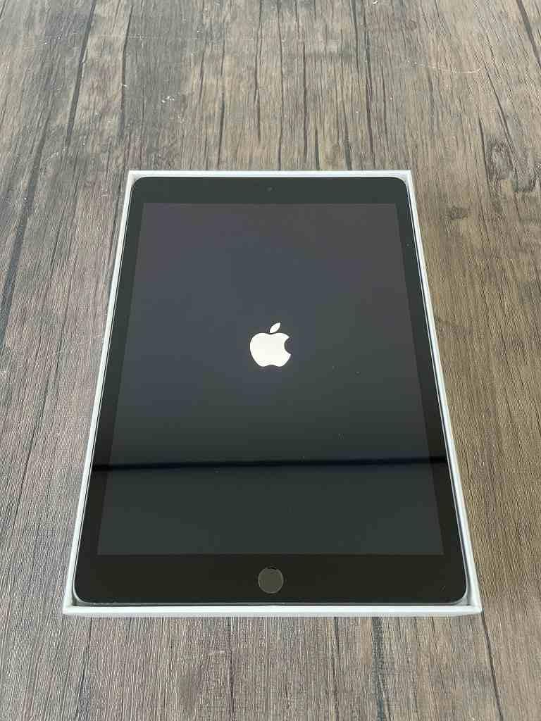 ③【美品】iPad Apple 第9世代　Wi-Fiモデル　64GB