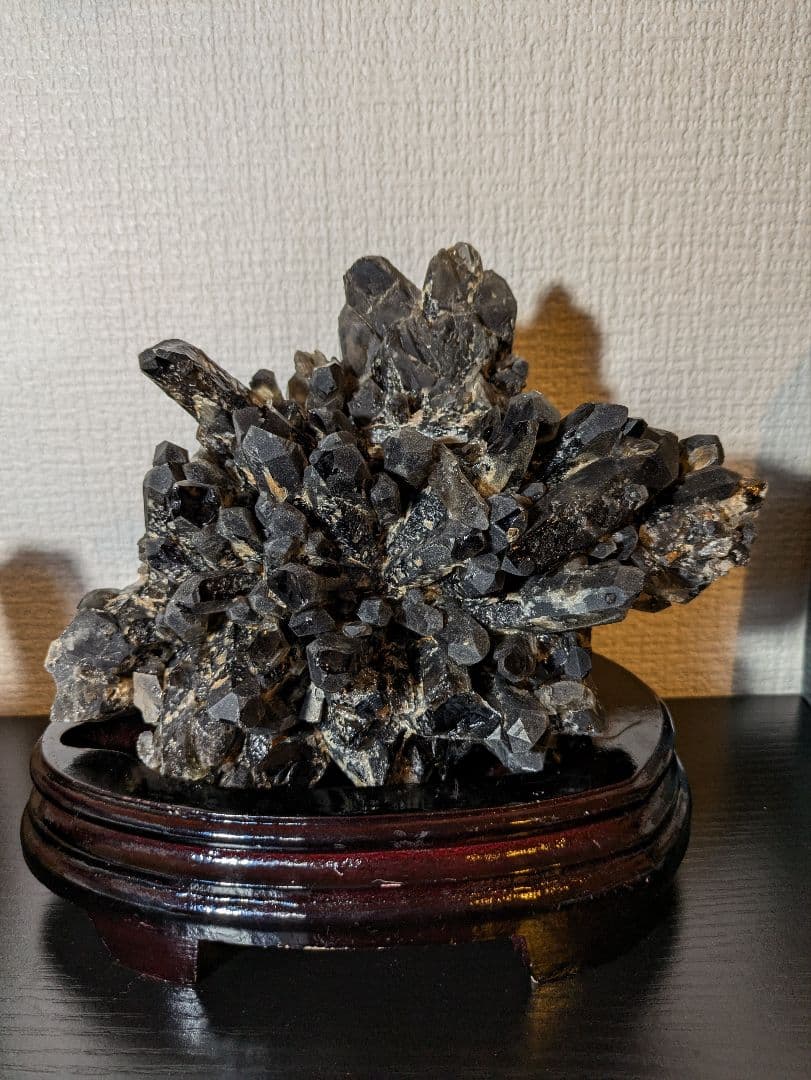 超高品質✨ 大迫力！ モリオン クラスター 木製台座付き 黒水晶