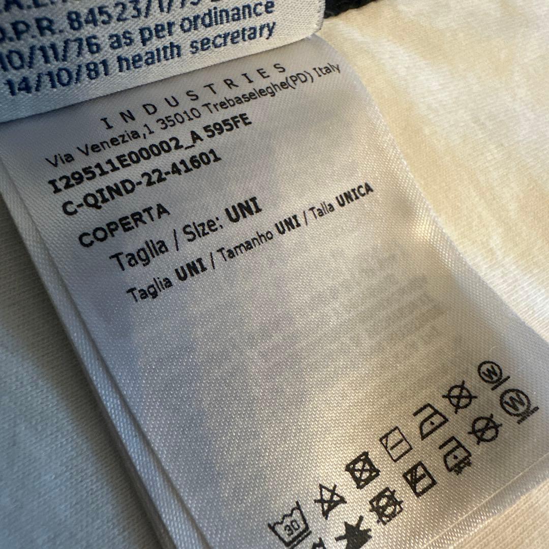 モンクレール ブランケット　ネイビー　23AW ワッペン　ダウン　膝掛け