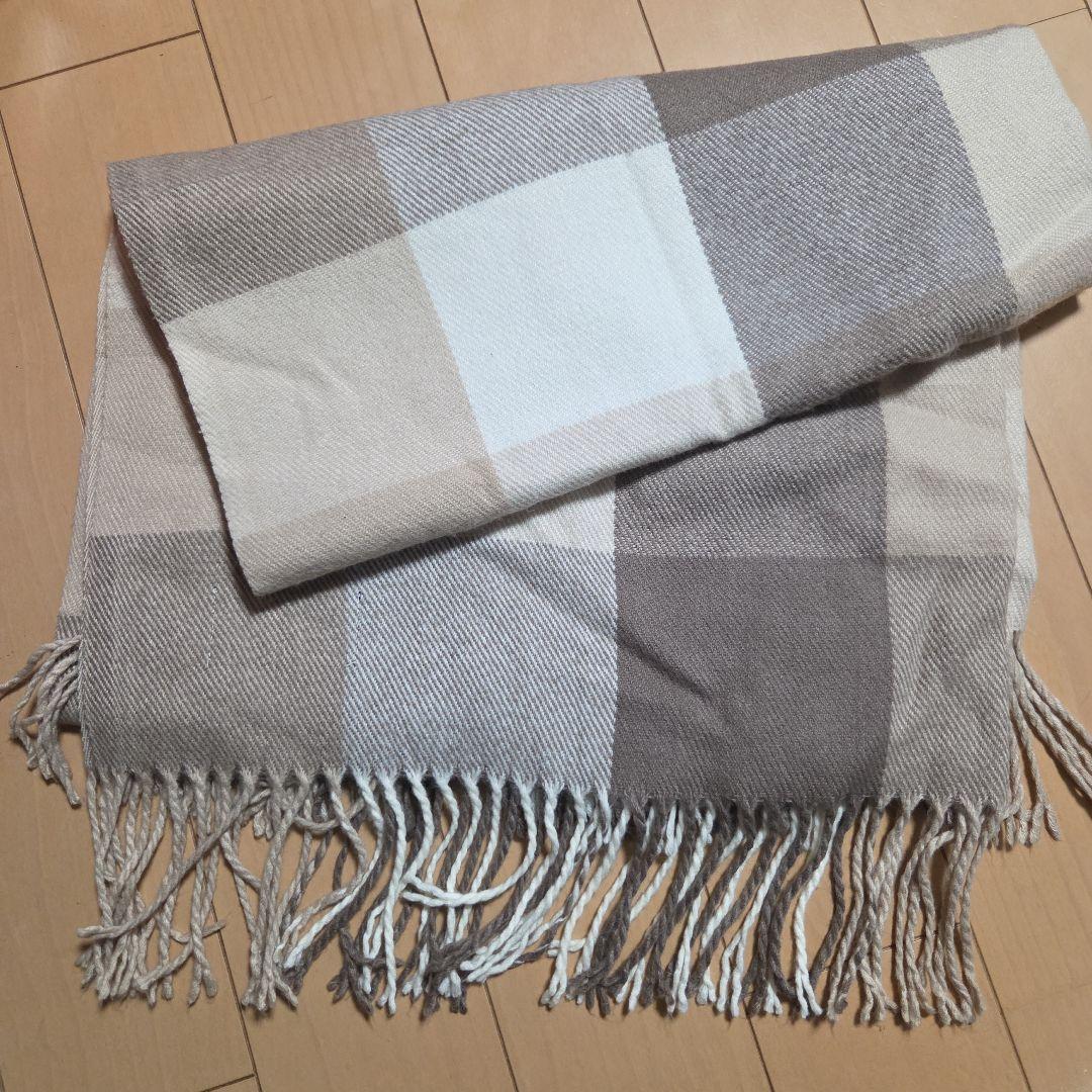 チェック柄マフラー ベージュとブラウン