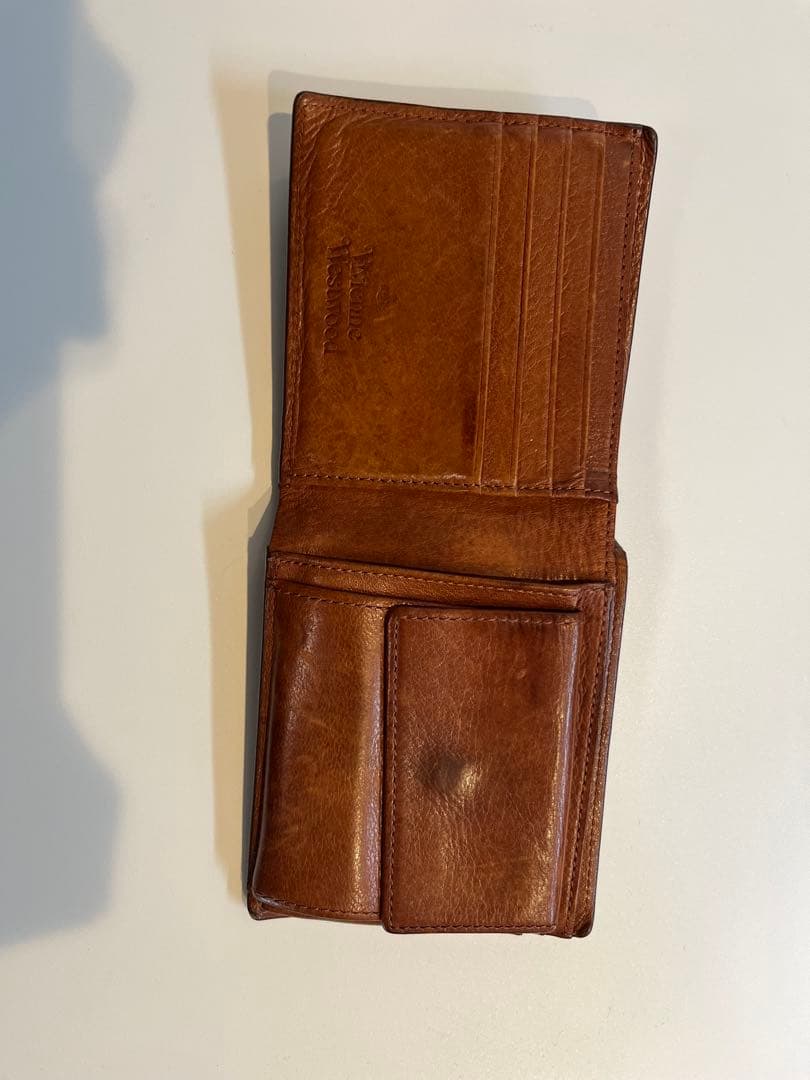 Vivienne Westwood VWK672水牛本革　二つ折り財布　ビビアン