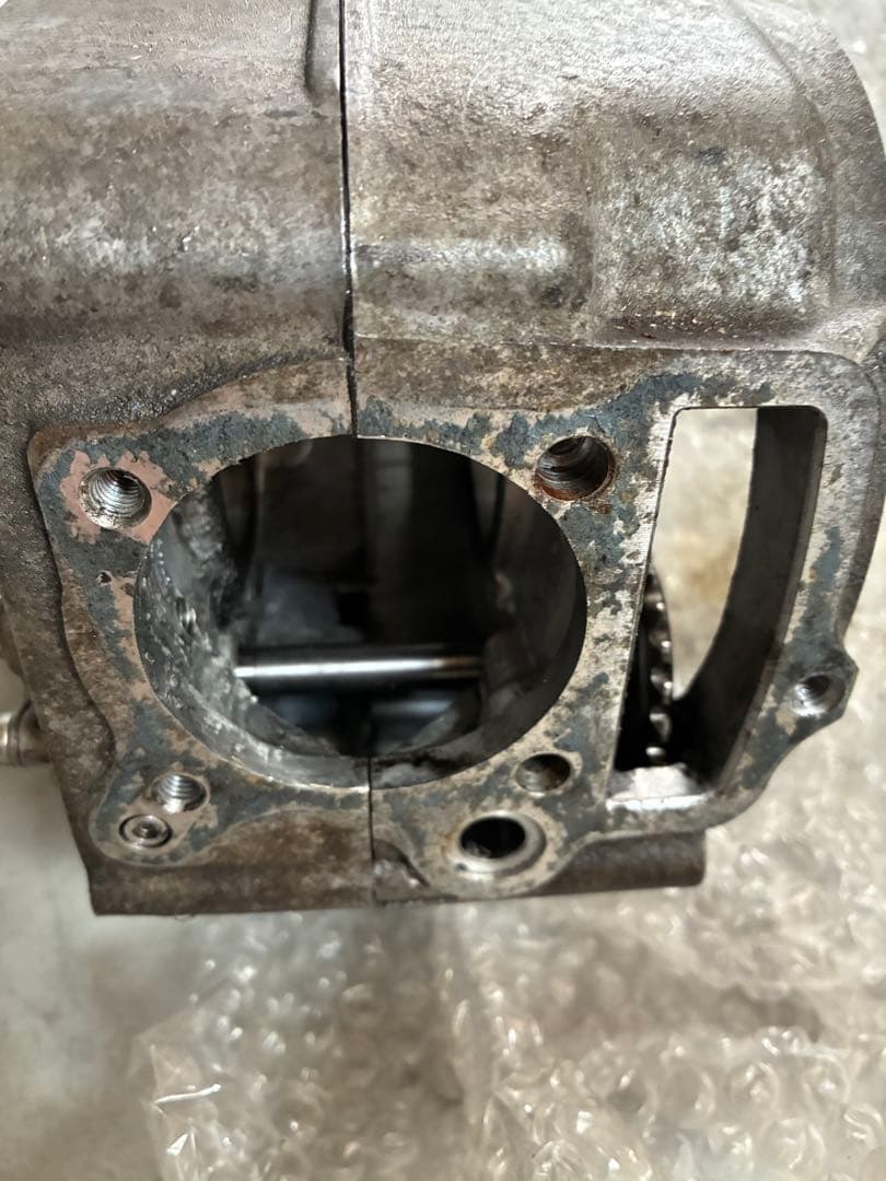 シャリー　クランクケース　防振ゴムあり　jazz流用可能