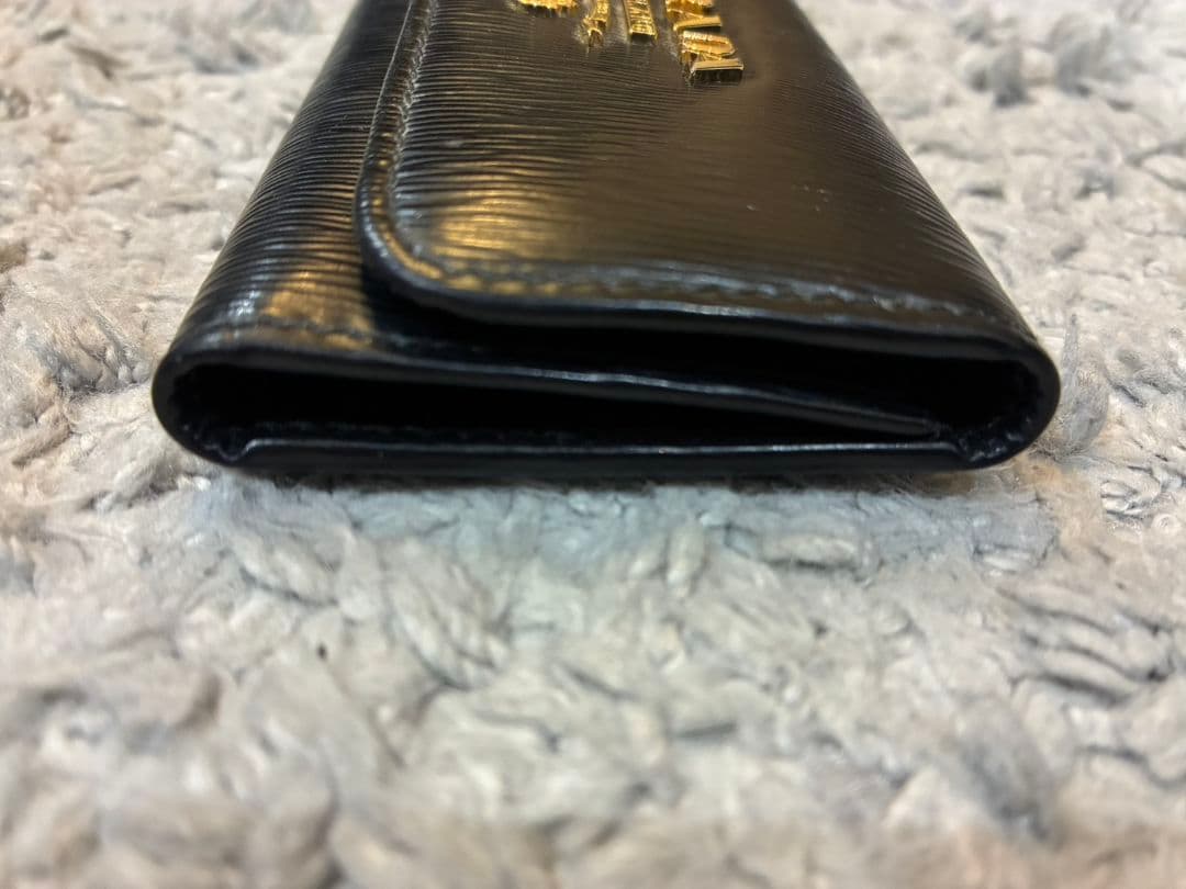 PRADA プラダ レザー 6連キーケース 黒 　箱．カード付