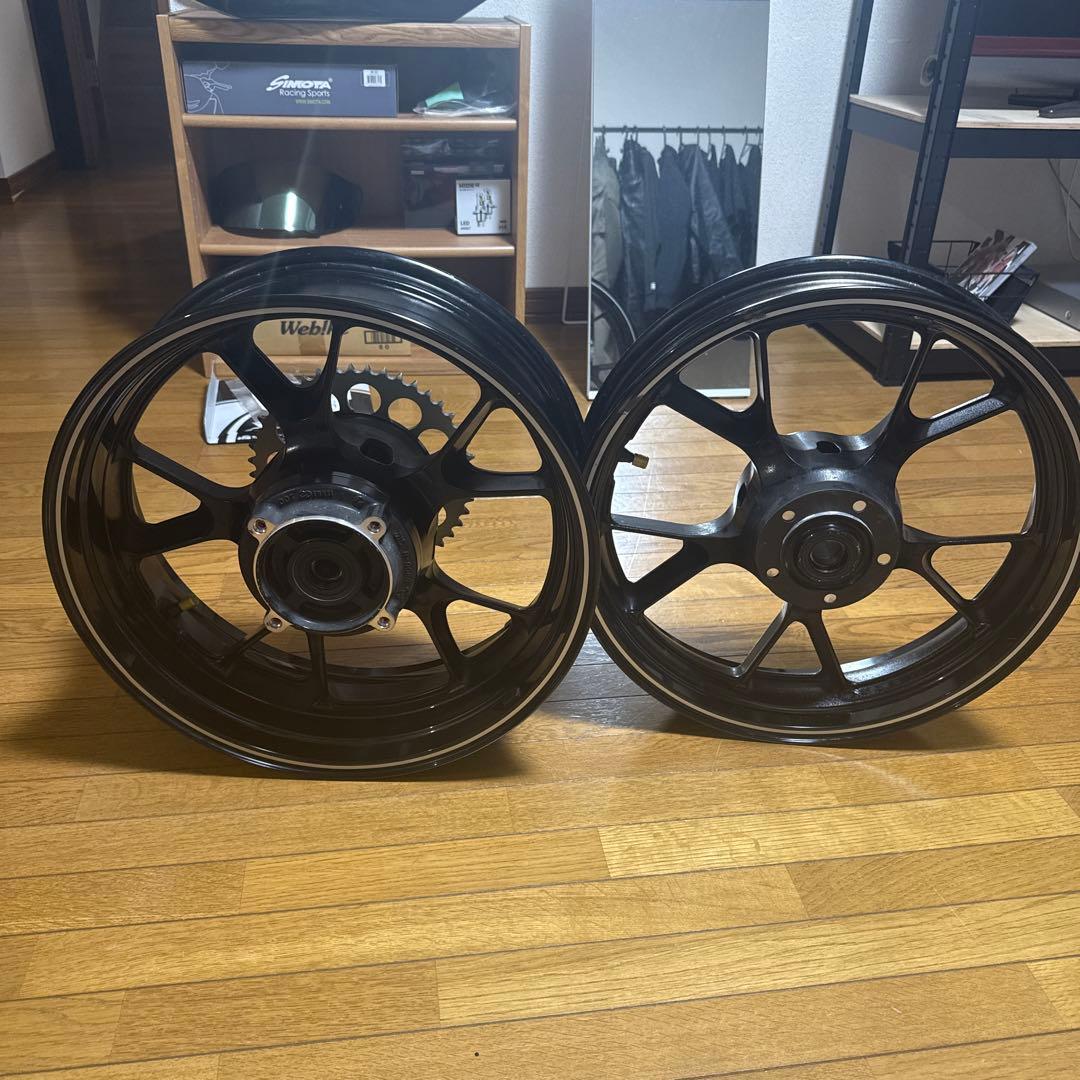 ZRX1200DAEG純正ホイールスプロケット付き