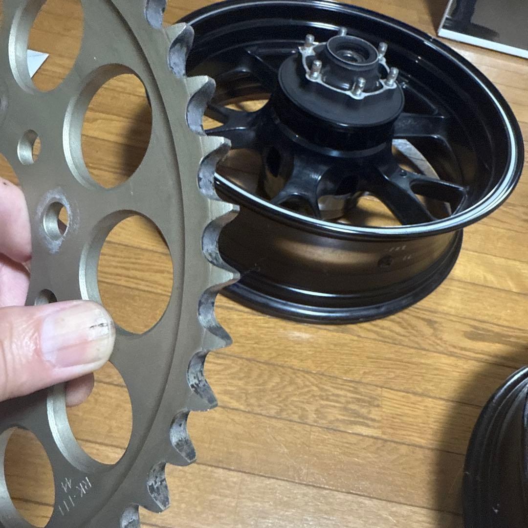 ZRX1200DAEG純正ホイールスプロケット付き