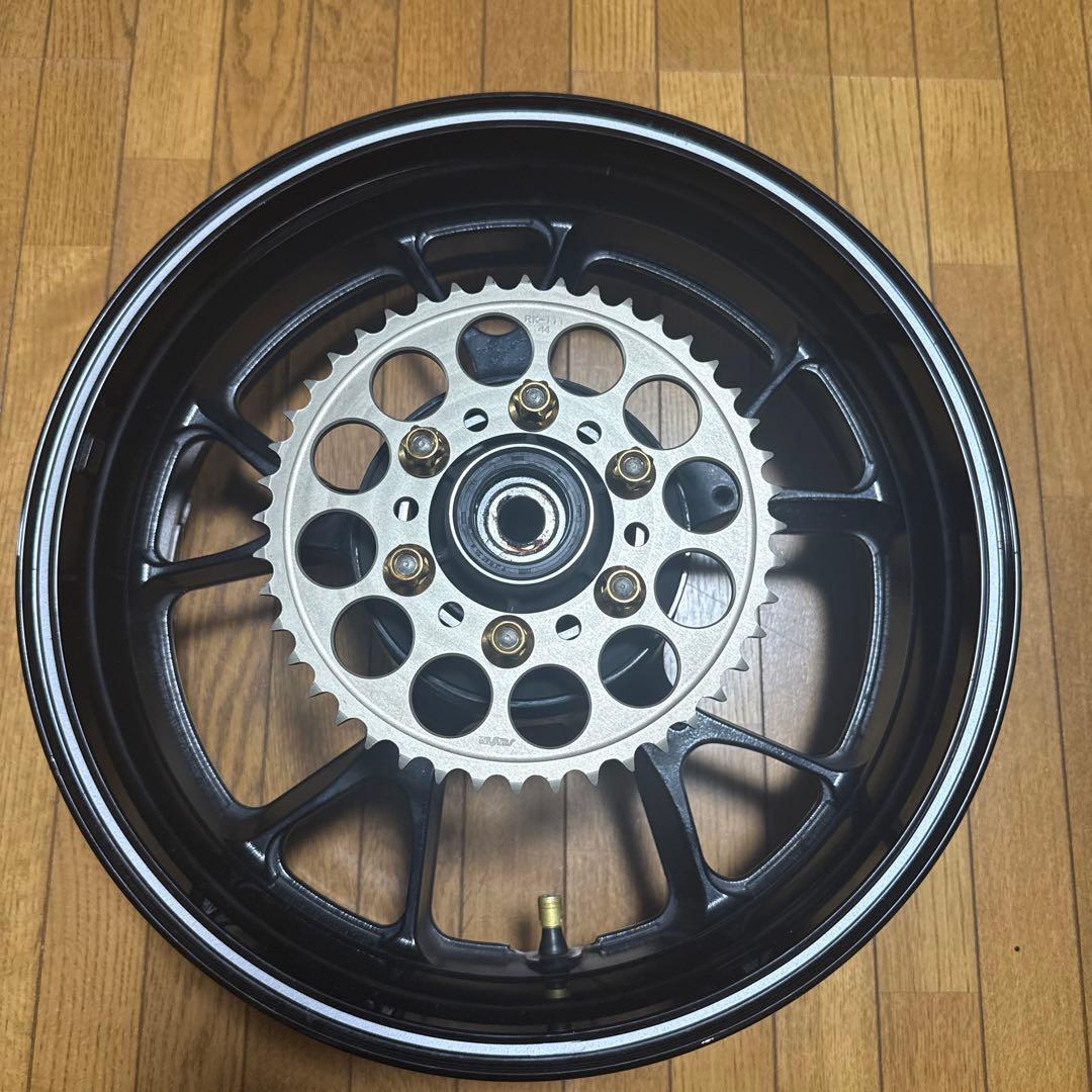 ZRX1200DAEG純正ホイールスプロケット付き