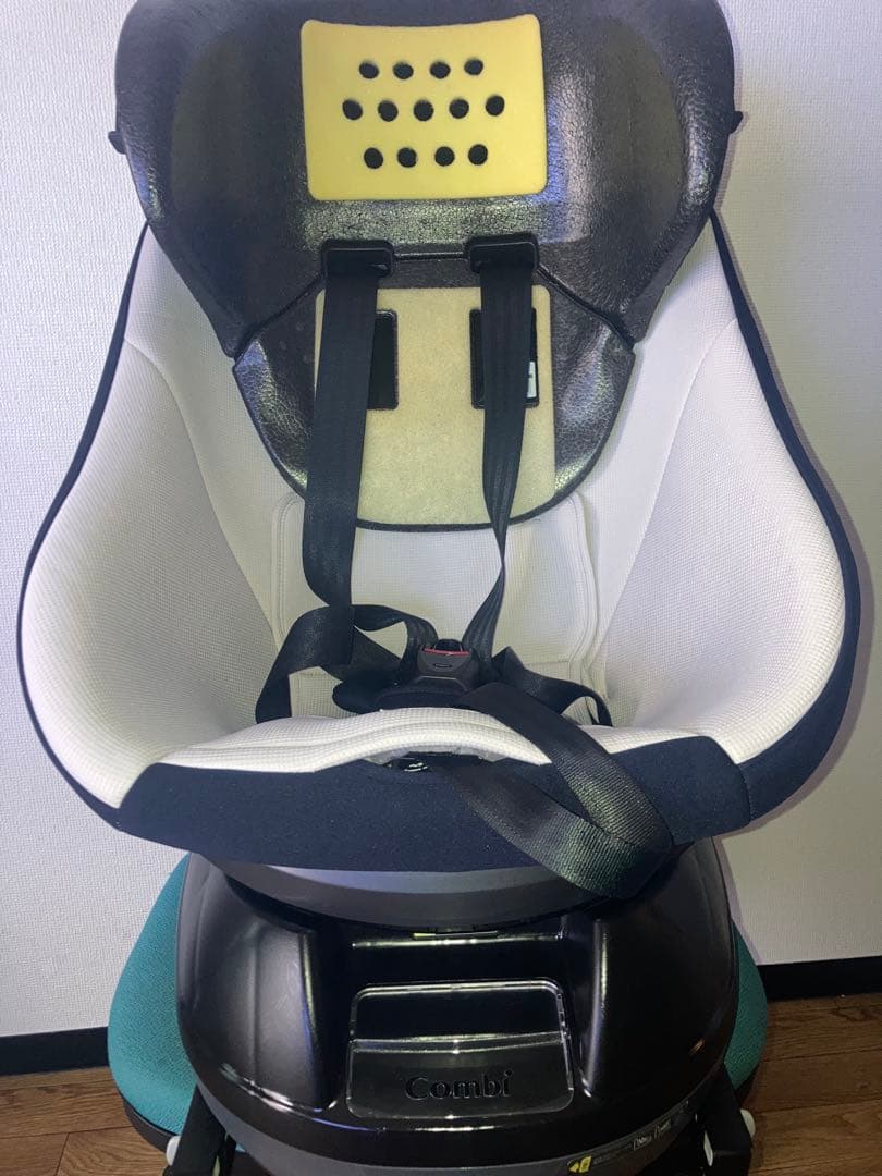 コンビ⭐️クルムーブスマートライト クリーニング済ISOFIX チャイルドシート