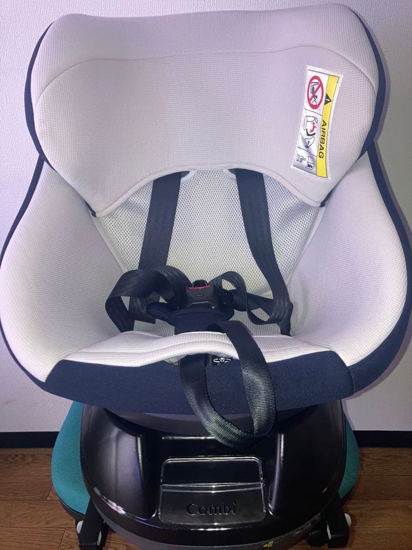 コンビ⭐️クルムーブスマートライト クリーニング済ISOFIX チャイルドシート