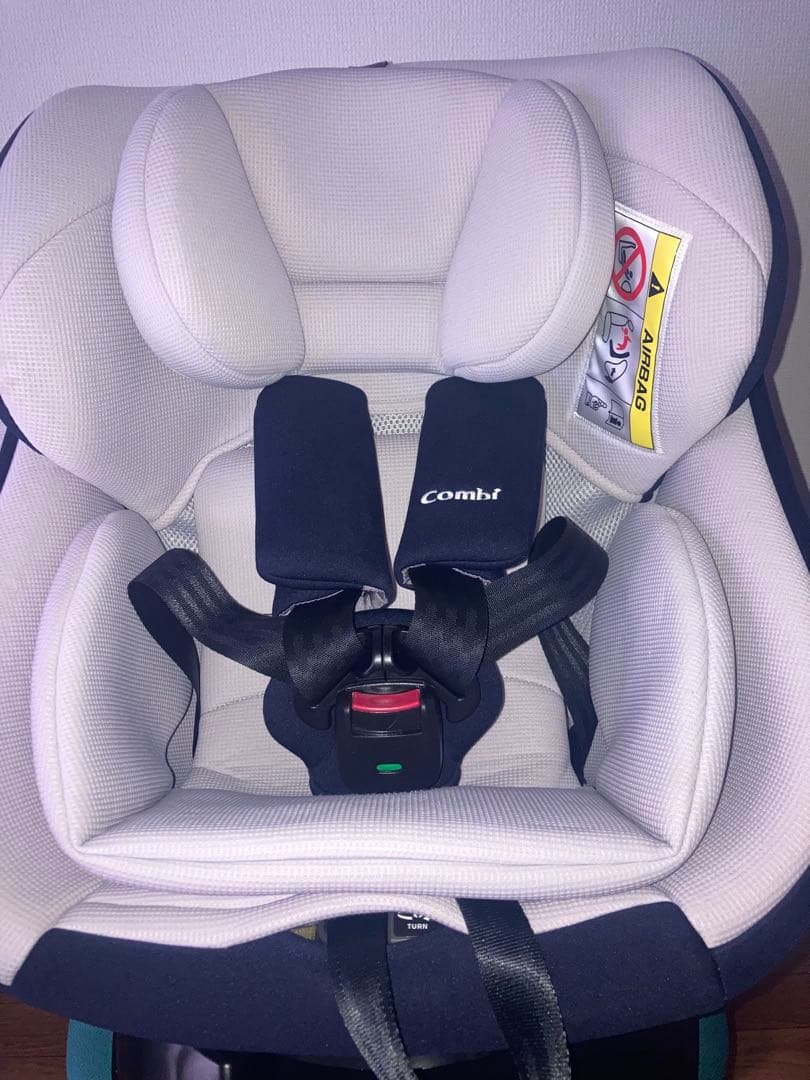 コンビ⭐️クルムーブスマートライト クリーニング済ISOFIX チャイルドシート