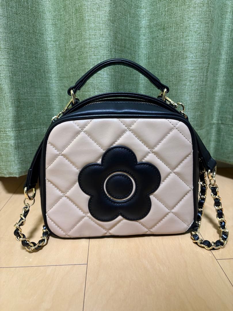 マリークヮント キルティング スクエアショルダーバッグ&キーホルダーセット