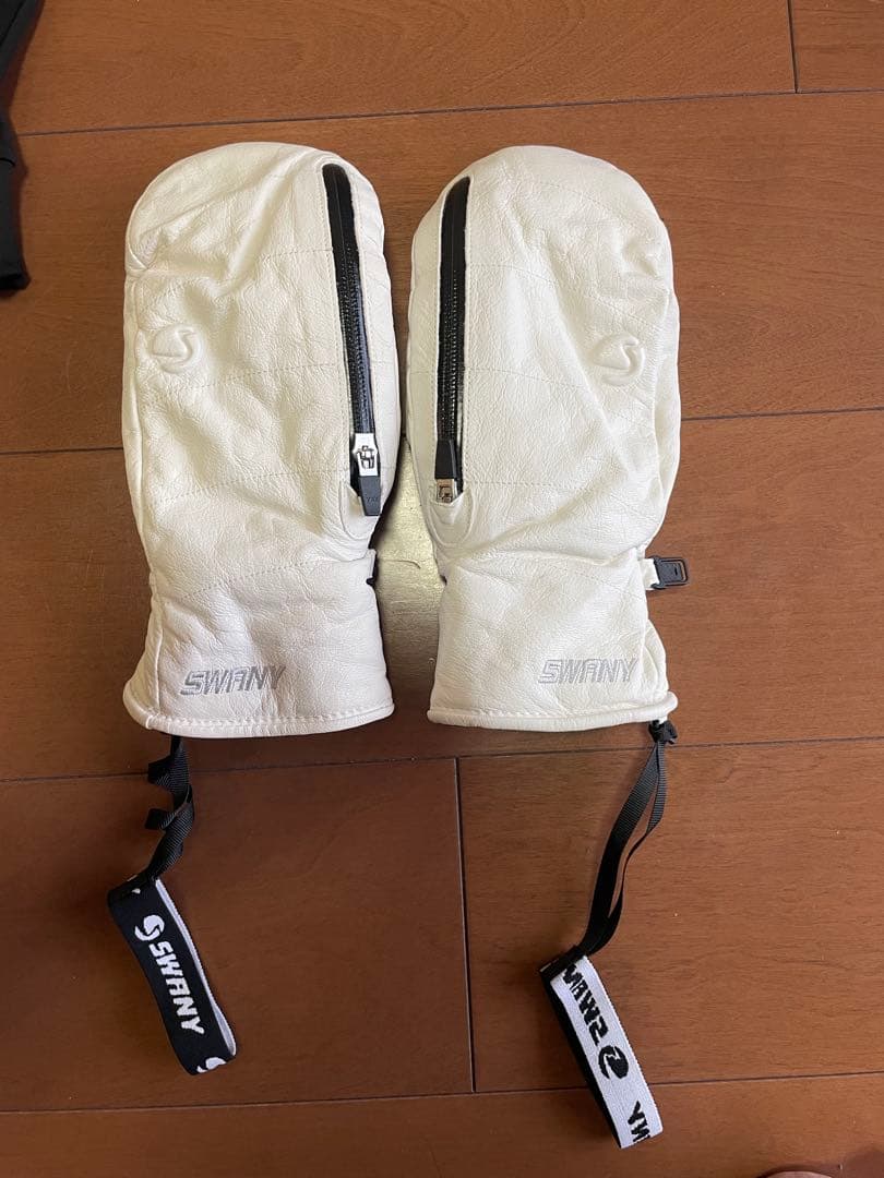 SWANY ホワイトミトンとブラックインナー手袋セット　　サイズM