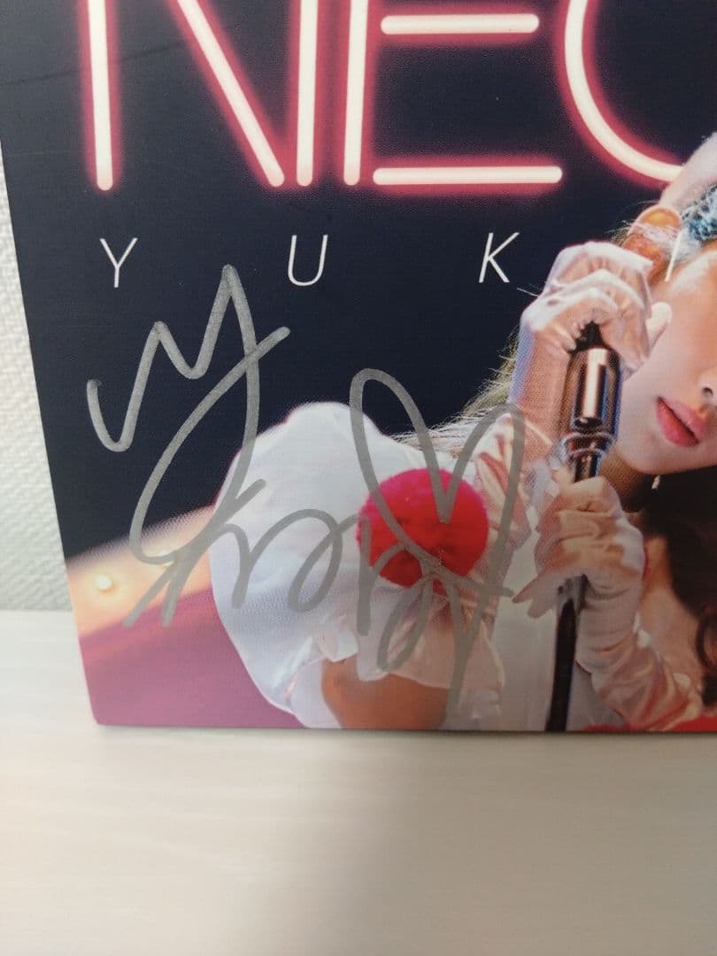 YUKIKA　寺本來可　韓国　NEON サイン入りCD 　LOONA 今月の少女