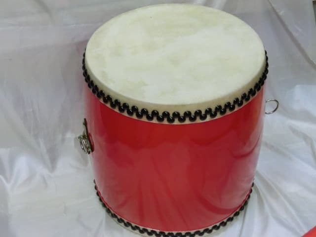 沖縄エイサー大太鼓(小)サイズ　直径約24cm×高さ約31cmバチ付　新品