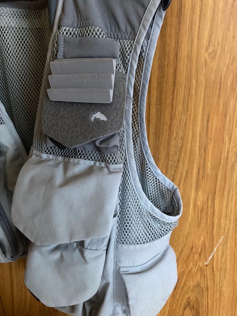 SIMMS フィッシングベスト Mサイズ