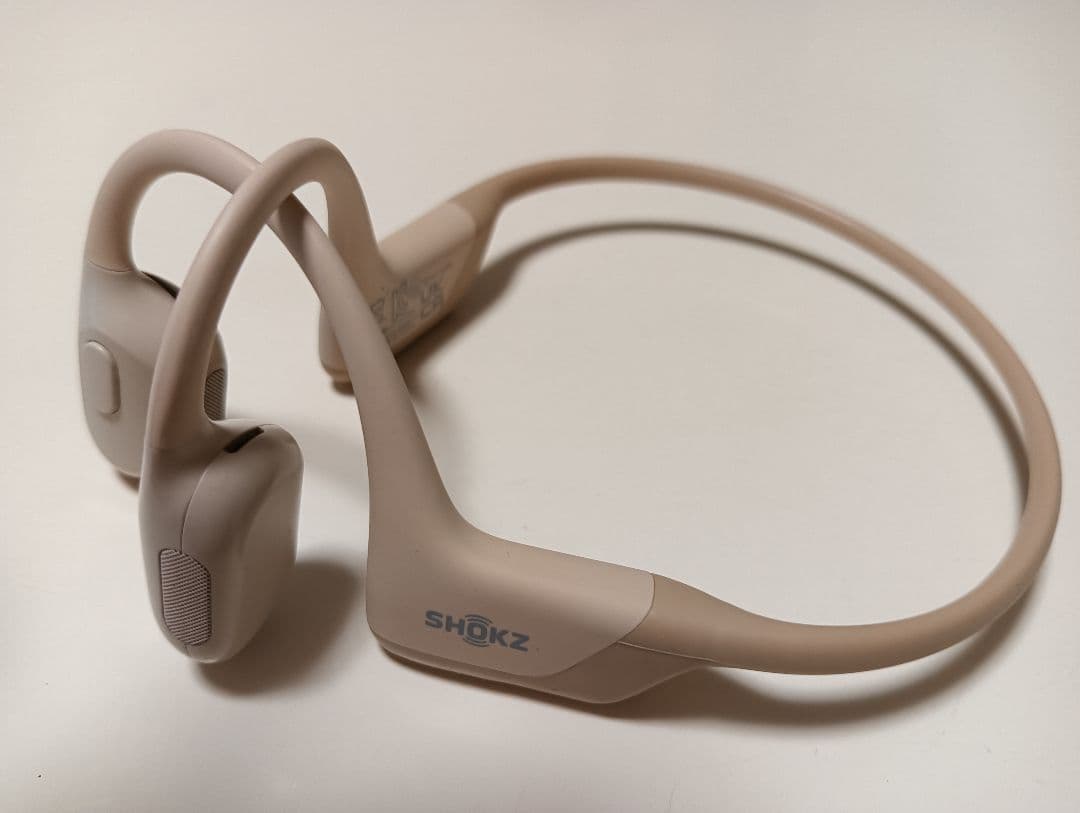 希少なベージュ色　SHOKZ S811 openrun pro mini